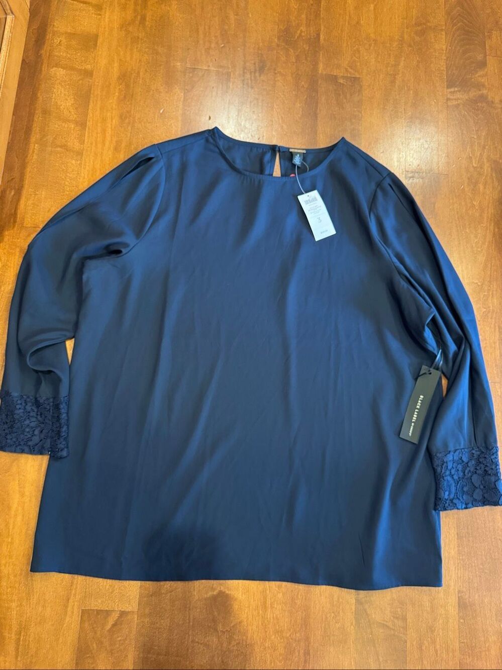 NWT Black Label by Chico’s Navy Split Sleeve Lace Blouse Size 3 XL